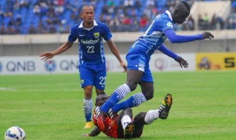 Bintang Persib Makan Konate beraksi di Stadion Jalak Harupat, Bandung, Rabu (18/3).