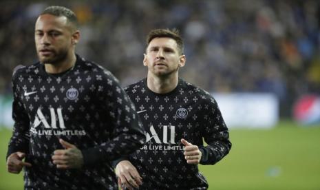 Bintang PSG Lionel Messi (kanan) dan Neymar.