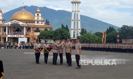 Bintara Lulusan SPN Lido. Upacara Penutupan Pendidikan Pembentukan Bintara Polri TA 2018/2019 di Sekolah Polisi Negara (SPN) Polda Metro Jaya, Lido, Kabupaten Bogor, Jawa Barat, Senin (3/3). 