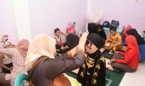 Bisnis pakaian adat dan make up di Hari Kartini