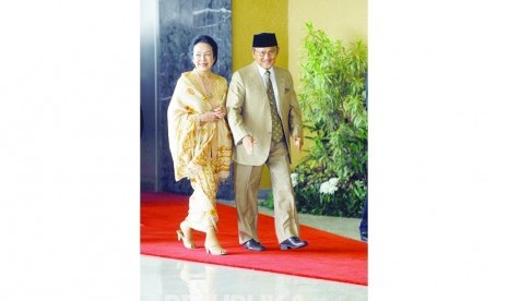 BJ Habibie bersama sang istri, Ainun Habibie