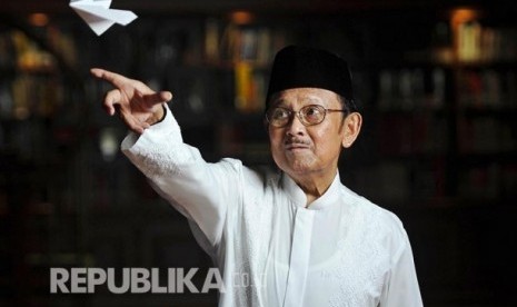 Meneladan Sosok Bj Habibie Republika Online