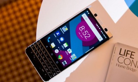 Ponsel-ponsel lawas BlackBerry sudah tidak bisa lagi beroperasi (Foto: Blackberry Mercury)