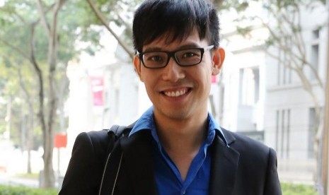 Blogger Singapura Roy Ngerng harus membayar Rp 1 M kepada PM Sinagpura karena pencemaran nama baik.