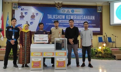 BMH bersama Universitas Nusantara PGRI Kediri menggelar seminar kewirausahaan.