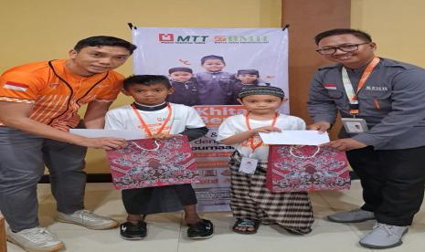 BMH bersinergi dengan  Majelis Telkomsel Takwa (MTT) Regional Sulawesi dan  Komunitas Pemuda Relawan Gorontalo menggelar khitan berkah di Hotel Rahmat, Jalan Cokro Aminoto Kota Selatan, Gorontalo, Ahad (18/12/2022).