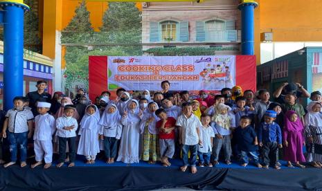 BMH menggelar cooking class dan edukasi perjuangan untuk anak yatim , di Trans Studio Semarang, Rabu (17/8/2022).