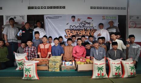 BMH menggelar doa bersama dan santunan yatim untuk  anak-anak yatim piatu di Panti Asuhan Sabilul Huda dan Pesantren Cahaya Quran di Pakem, Sleman, Yogyakarta, Jumat (26/8/2022).