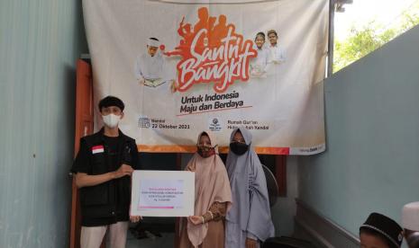 BMH menyalurkan bantuan operasional untuk Rumah Quran Hidayatullah Kendal, Jateng, Rabu (20/10).