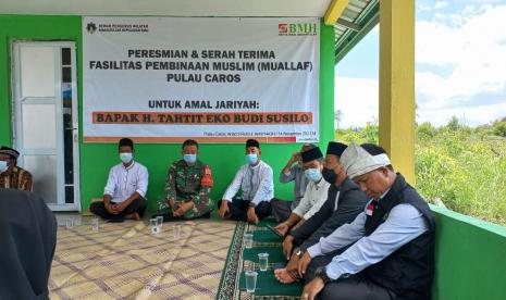 BMH meresmikan fasilitas ibadah dan Rumah Quran  untuk  mualaf Pulau Caros, Kepri, Ahad (14/11).