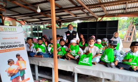  BMH Perwakilan Jawa Timur menggelar peringatan Hari Gizi Nasional yang ke-62 serentak 15 kota/kabupaten di Jawa Timur, Senin (28/2).