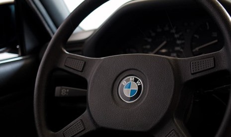 Otoritas transportasi motor Jerman, KBA, telah memulai proses hukum terhadap BMW atas kecurigaan bahwa produsen mobil tersebut memanipulasi hasil emisi pada model diesel X3 2.0 liter.