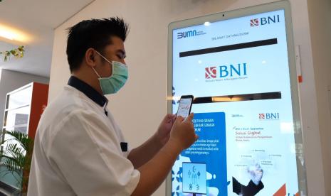  Nasabah bertransaksi menggunakan BNI Mobile Banking.