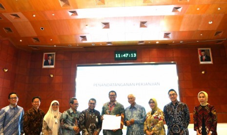 BNI Syariah menyalurkan pembiayaan sindikasi dalam proyek pembangunan pembangkit PLTU dan Pembangkit Listrik Tenaga Mesin Gas (PLTMG) tahap II program 35 ribu MW sebesar Rp 500 miliar dari total pembiayaan sindikasi sebesar Rp 2,85 triliun.