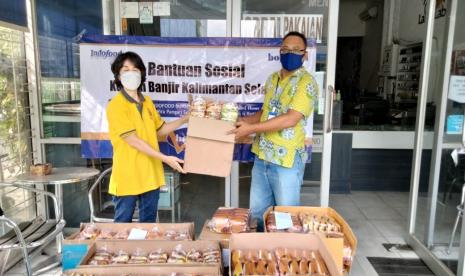 Bogasari menyalurkan 20 ribu roti selama10 hari ke tempat-tempat pengungsi korban banjir di Kalimantan Selatan