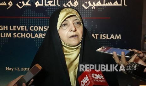 Wakil Presiden Iran Bidang Keluarga dan Urusan Wanita, Masumeh Ebtekar saat menghadiri kegiatan Konsultasi Tingkat Tinggi (KTT) Ulama dan Cendikiawan Muslim Dunia tentang Islam Wasathiyyah di Hotel Novotel, Bogor, Selasa (1/5).