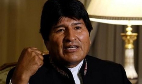 Bolivia's President Evo Morales speaks during an interview with journalists at the presidential residence in La Paz January 13, 2013. (file photo)