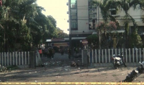 Bom di sebuah gereja di Surabaya, Ahad (13/5). 