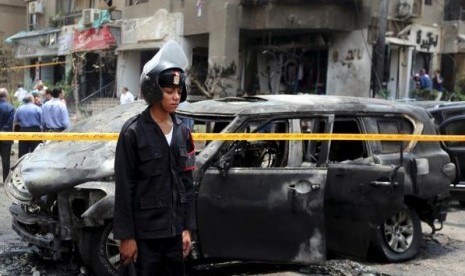 Bom mobil yang menewaskan jaksa terkemuka Mesir, Hisham Barakat, Senin (29/6).