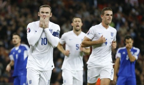 Bomber Inggris, Wayne Rooney merayakan gol saat menjamu San Marino di laga kualifikasi Piala Eropa 2016 di Wembley Stadium