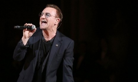 Bono, vokalis U2, merilis lagu baru untuk warga Italia yang tengah berjuang menghadapi Covid-19.