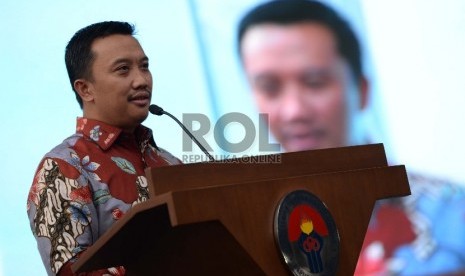   Bonus Medali SeaGames. Menteri Pemuda dan Olahraga Imam Nahrawi memberikan sambutan sebelum penyerahan bonus peraih medali di SEA Games 2015 Singapura di Gedung Kemenpora, Jakarta, Kamis (9/7).