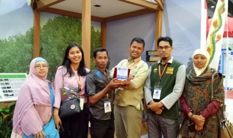 Booth pameran Balai TN Kutai kembali menyabet juara 1 kategori Industri Pariwisata selama gelaran Pameran Wisata dan Budaya Nusantara 2018.