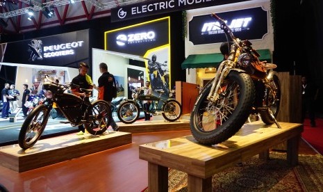 Booth Sepeda dan Sepeda Motor di IIMS 2016