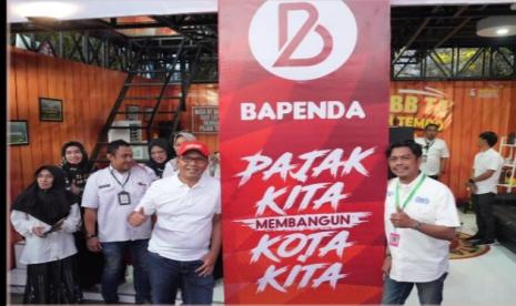 Both Bapenda Makassar di F8.