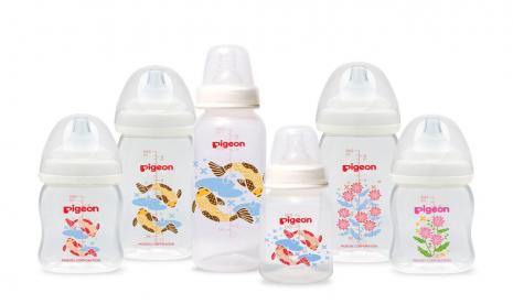 Botol susu Pigeon bermotif batik.