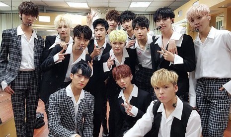 Boy band Korea Selatan, Seventeen, bernaung di bawah agensi Plendis yang kini telah diakuisisi Big Hit Entertainment.