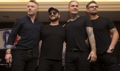 Boyband asal Irlandia Boyzone berpose dalam konferensi pers menjelang konser mereka yang bertajuk 