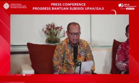 BP Jamsostek: Penyaluran BSU Utamakan Prinsip Kehati-hatian. Foto: Direktur BP Jamsostek Agus Susanto saat konferensi pers virtual tentang progress penyaluran BSU, Selasa (8/9).