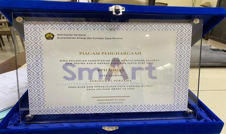 Badan Pengatur Hilir Minyak dan Gas Bumi (BPH Migas) kembali meraih capain nilai tertinggi evaluasi kinerja anggaran tingkat Kementerian Energi dan Sumber Daya Mineral (KESDM) pada Sistem Monitoring dan Evaluasi Kinerja Terpadu (SMART) TA. 2020. Piagam penghargaan diserahkan oleh Biro Keuangan KESDM kepada BPH Migas yang diwakili oleh Sub Koordinator Rencana dan Laporan, Ratih Harumsari, di Wisma Energi, Bogor (20/4).