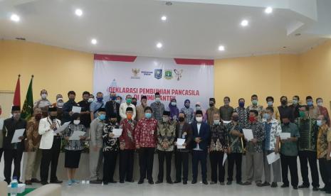 BPIP Luncurkan Jejaring Pancamandala. Foto: Deklarasi Pembumian Pancasila di Bumi Banten di Universitas Islam Negeri (UIN) Sultan Maulana Hasanuddin (SMH) Banten, Jalan Jendral Sudirman, Panancangan Cipocok Jaya, Sumurpecung, Serang, Banten, Kamis (15/10).