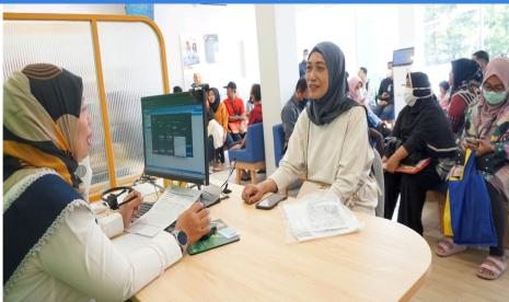 BPJAMSOSTEK Kantor Cabang Jakarta Pulo Gebang mengadakan kegiatan aksi layanan 1 hari dengan cara memberikan pelayanan berbeda