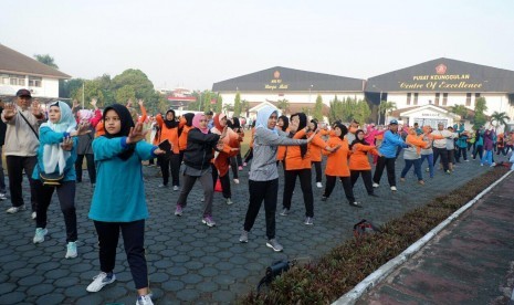 BPJS Kesehatan Cabang Bandung Gelar Senam Sehat Kolosal