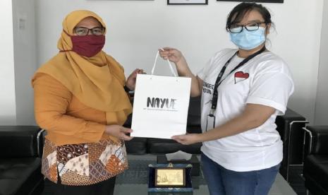 BPJS Kesehatan Jakarta Utara Terima Bantuan APD dari PT Nayue Kosmetik Indonesia.    