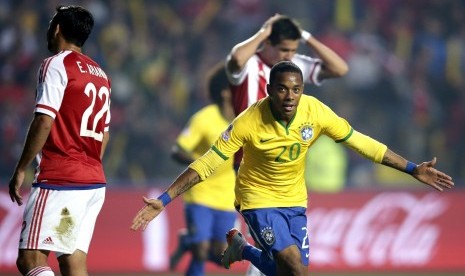 Brazil's Robinho celebrates after scoring during the Copa America 2015 quarter-final soccer match between Brazil and Paraguay, at Estadio Municipal Alcaldesa Ester Roa Rebolledo in Concepcion, Chile, 27 June 2015.