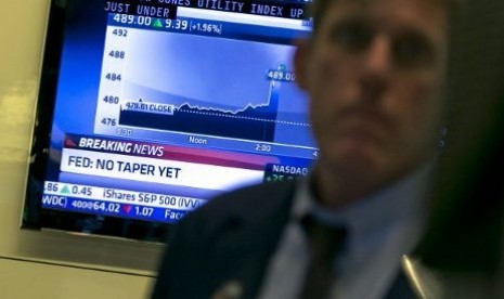 Wall Street beragam pada akhir perdagangan Senin (13/7) dengan Indeks S&P 500 dan Indeks Nasdaq jatuh terseret penurunan tajam raksasa teknologi Amazon, Microsoft, dan nama-nama besar lainnya. 