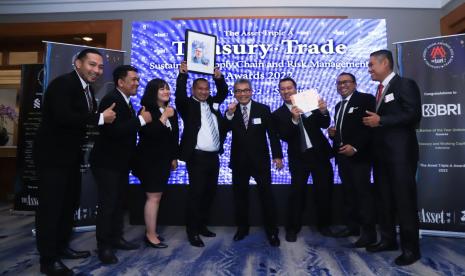 BRI berhasil mendapatkan dua penghargaan internasional dari The Asset Triple A.