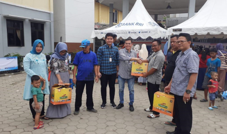 BRI Syariah bersama BRI Group bergerak cepat menyalurkan bantuan kepada korban banjir di wilayah Jakarta dan sekitarnya. 