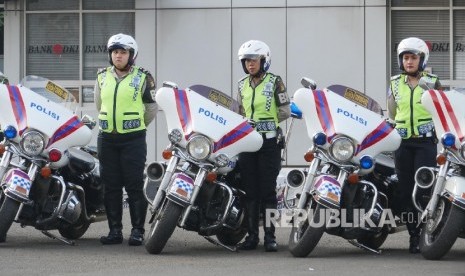   Brigadir Motor (BM) ikut ambil bagian pada Apel Gelar Pasukan Kesiapan Pengamanan Libur Panjang (Long Weekend), di Polda Metro Jaya, Rabu (4/5). (Republika/Darmawan) 