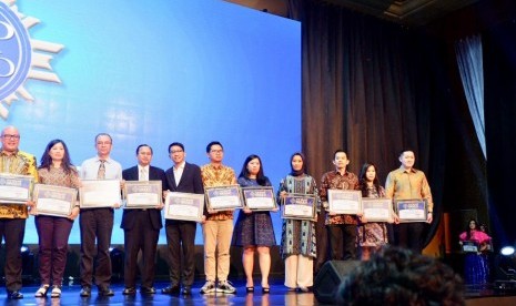 BRIsyariah kembali menerima penghargaan di acara Top Brand Award 2019 kategori Tabungan Syariah 