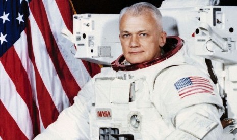 Bruce McCandless