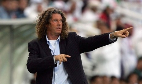 Bruno Metsu -- Mantan pelatih Senegal Bruno Metsu pernah melatih Al Wasl. Ia menggantikan Diego Maradona. Ia memeluk Islam pada 2002