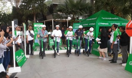 BSD City mengembangkan layanan transportasi hemat energi Grab Wheels sebagai upaya pengembangan smart digital city.