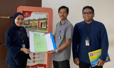 BSI Career Center (BCC) Universitas BSI kampus Pontianak, menjalin kerja sama dengan PT Fachri Property Land. Kerja sama ini dilakukan terkait dengan pendidikan, penelitian dan pengabdian kepada masyarakat.