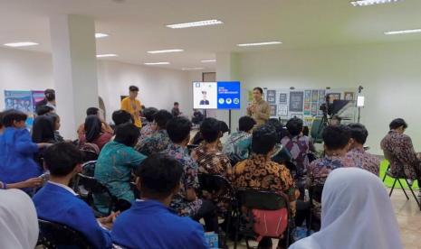 BSI Digination 2023 merupakan wadah bagi siswa SMA dan SMK untuk mendalami dunia industri kreatif. Kegiatan ini juga didukung oleh sejumlah sekolah, termasuk SMK Yapia Parung, SMK Negeri 5 Kota Tangerang Selatan, SMK Letris 2, SMK Sirajul Falah, SMA Negeri 8 Kota Tangerang Selatan, dan SMK Putra Pertiwi.