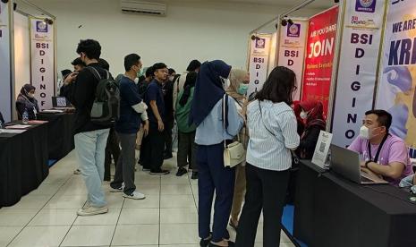 BSI DiginoFest 2023 Universitas BSI (Bina Sarana Informatika) merupakan kegiatan yang membuka peluang kerja dan magang.